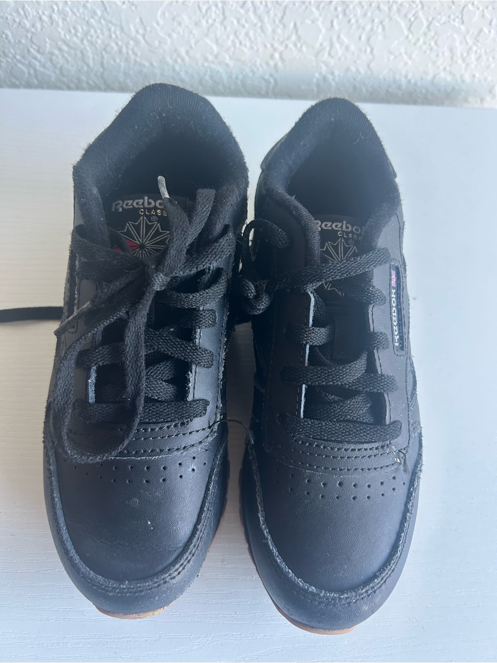Reebok Kids Black Leather Low-Top Sneakers